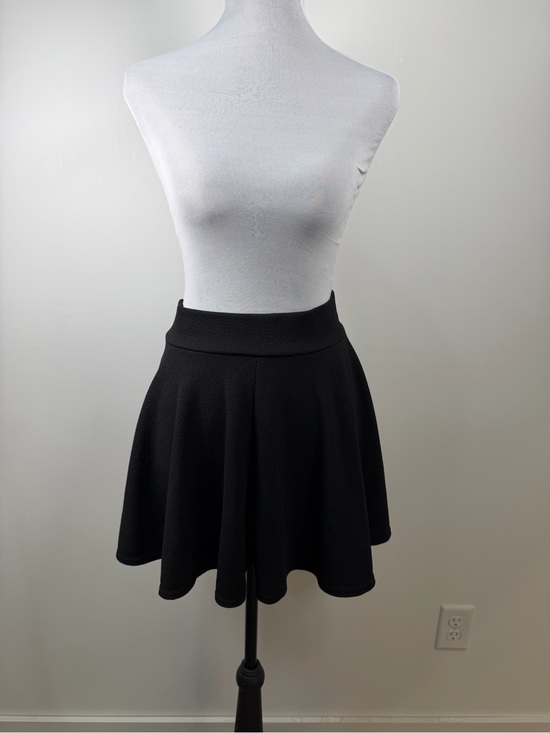 Urban Coco Dresses & Skirts - Urban‎ CoCo Black Skater Skirt